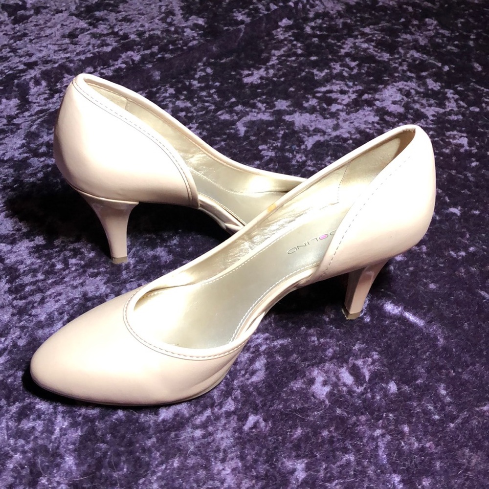 Bandolino heels, ‘nude’ with patent leather detail